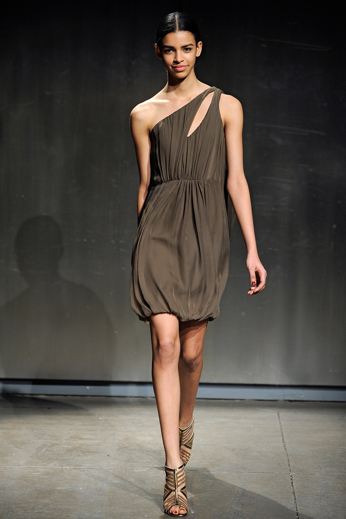 Halston  2011 ﶬ¸DƬ