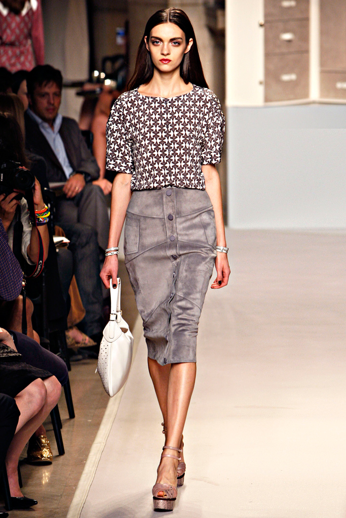 Loewe 2012DƬ