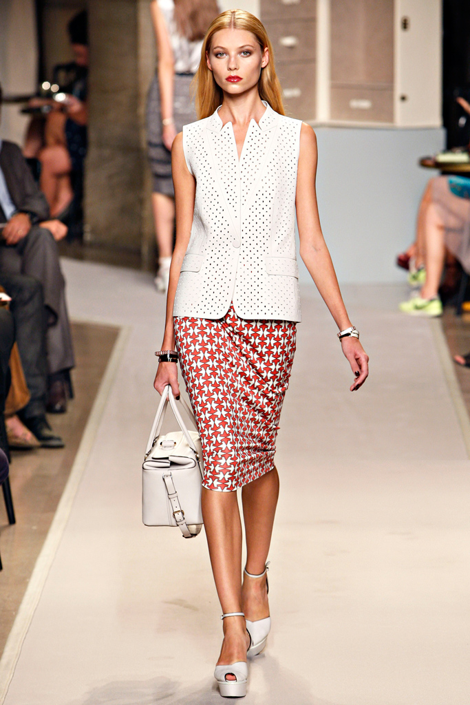 Loewe 2012DƬ