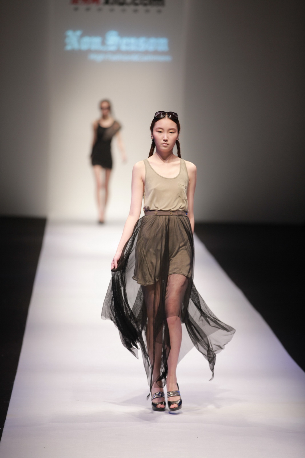 YOUNG DESIGNERSFOR XIU 2012 DƬ